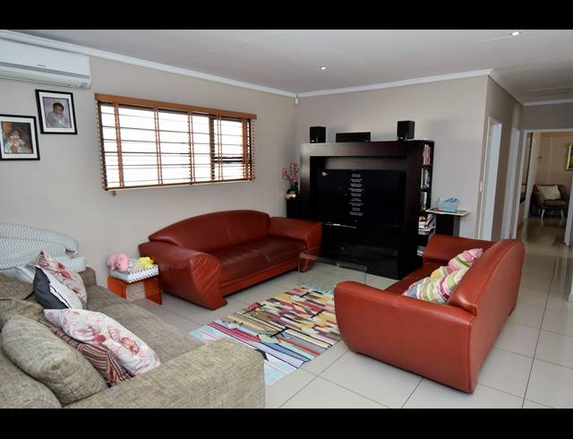 3 BEDROOM CLUSTER RENTED IN NORTH RIDING